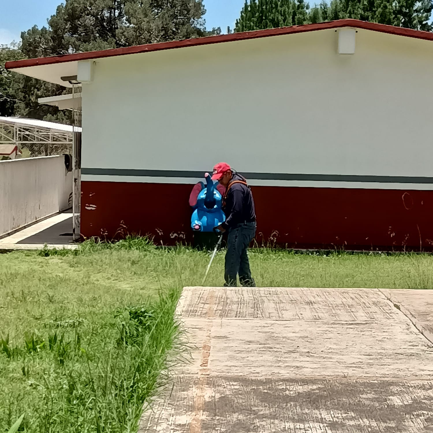 Mejora Ayuntamiento de Apetatitlán condiciones de seguridad y limpieza en sitios públicos
